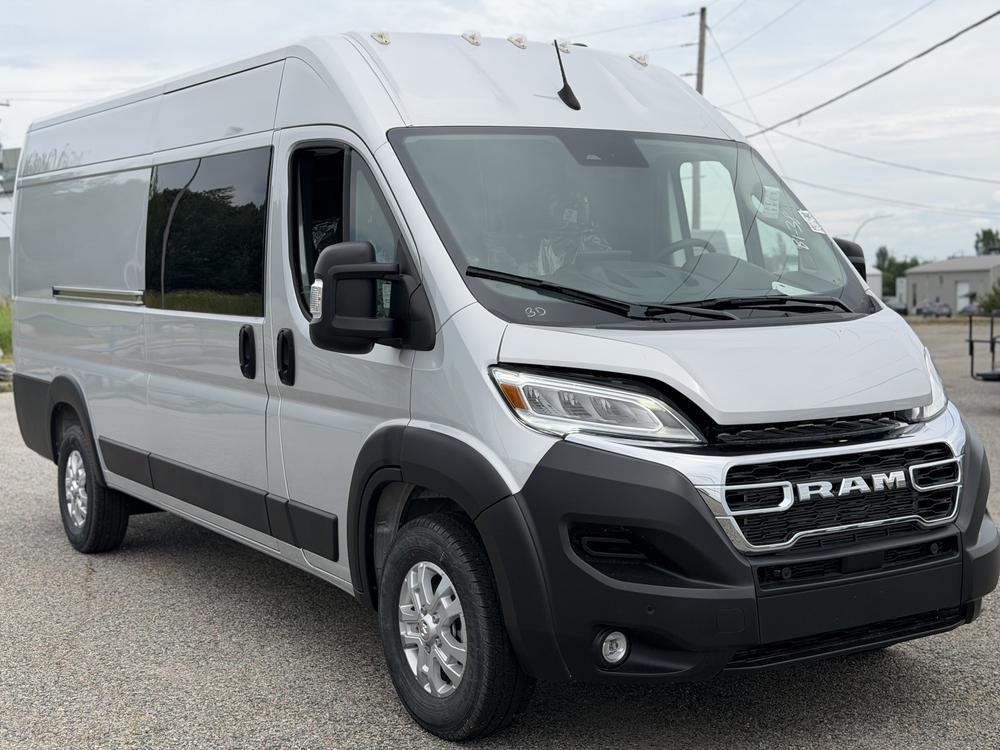 Ram ProMaster fourgonnette utilitaire 3500 SLT+ 159 po (22H)