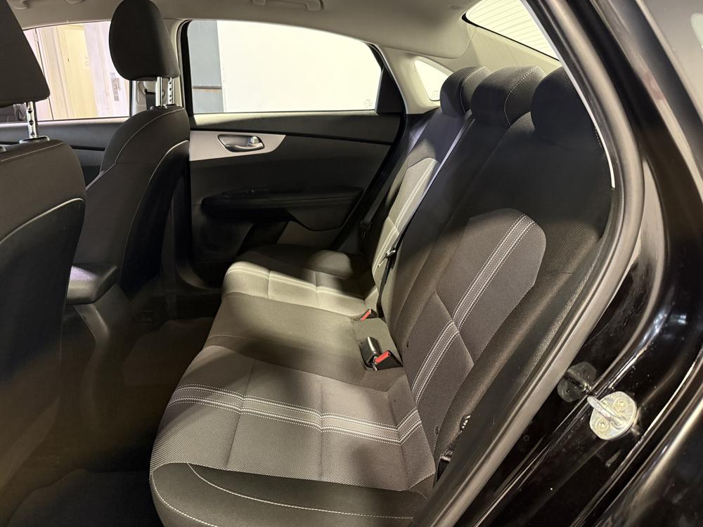 Kia Forte LX 2022 d&rsquo;occasion à vendre - 29