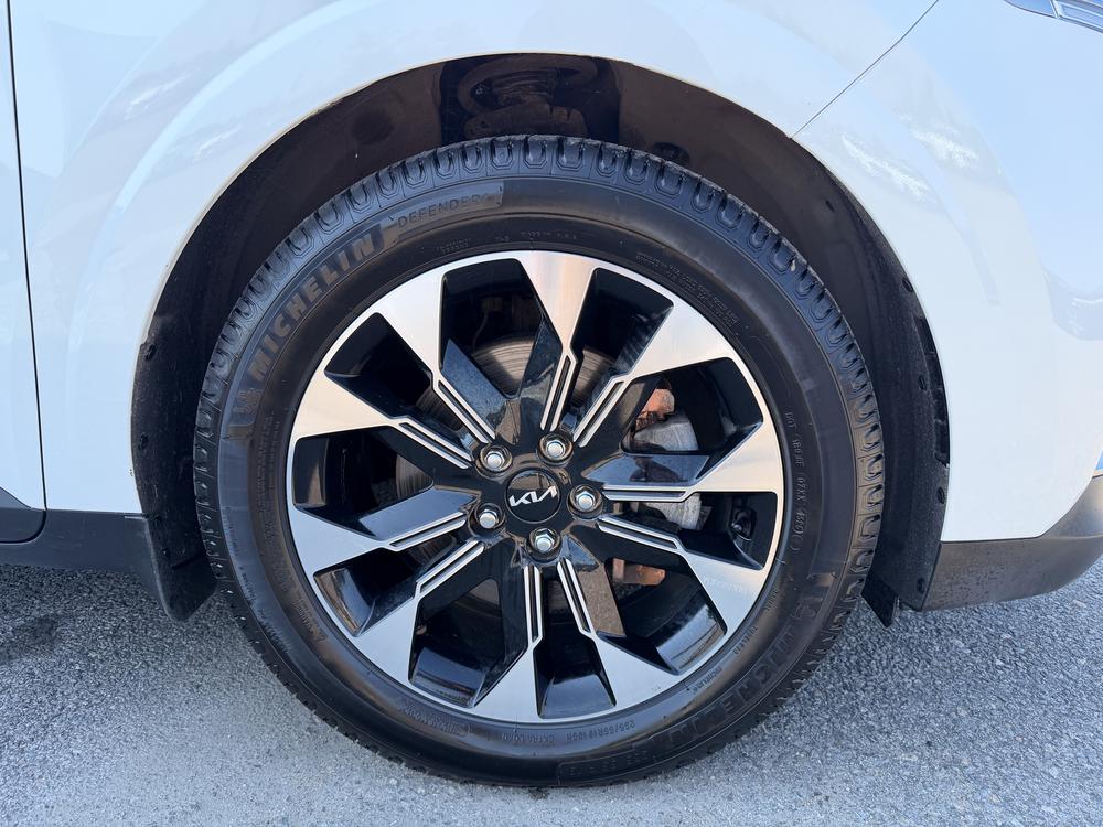 Kia Carnival EX 2024 d&rsquo;occasion à vendre - 11