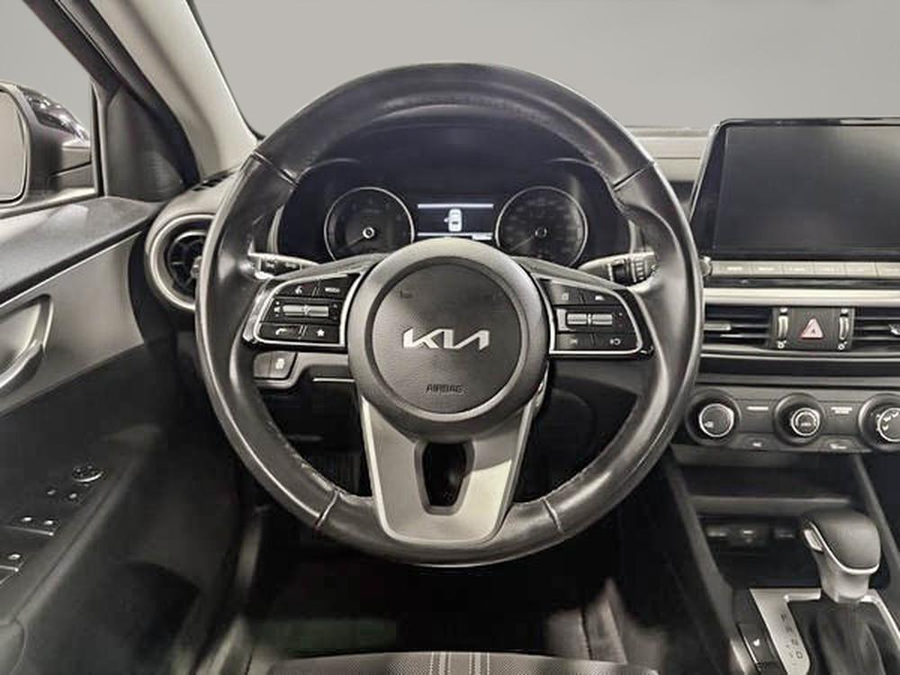 Kia Forte LX 2022 d&rsquo;occasion à vendre - 17