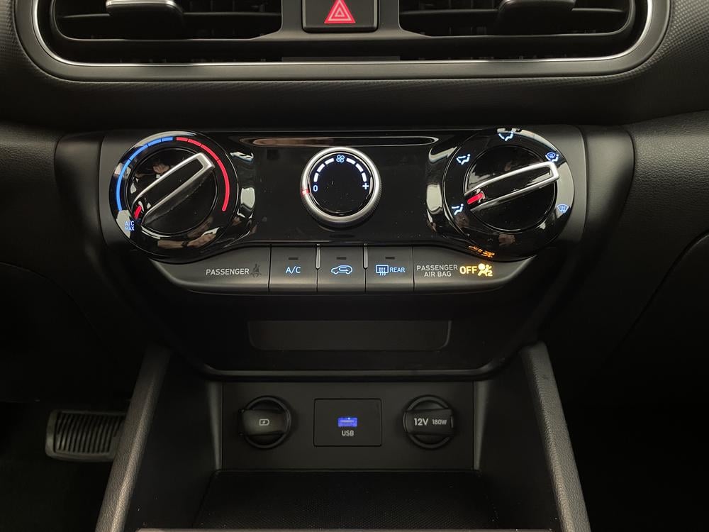Hyundai Kona Essential AWD 2022 d&rsquo;occasion à vendre - 24