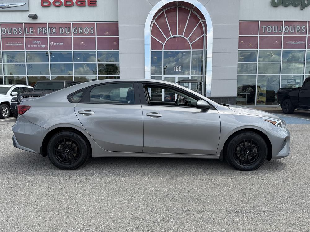 Kia Forte LX 2023 d&rsquo;occasion à vendre - 2