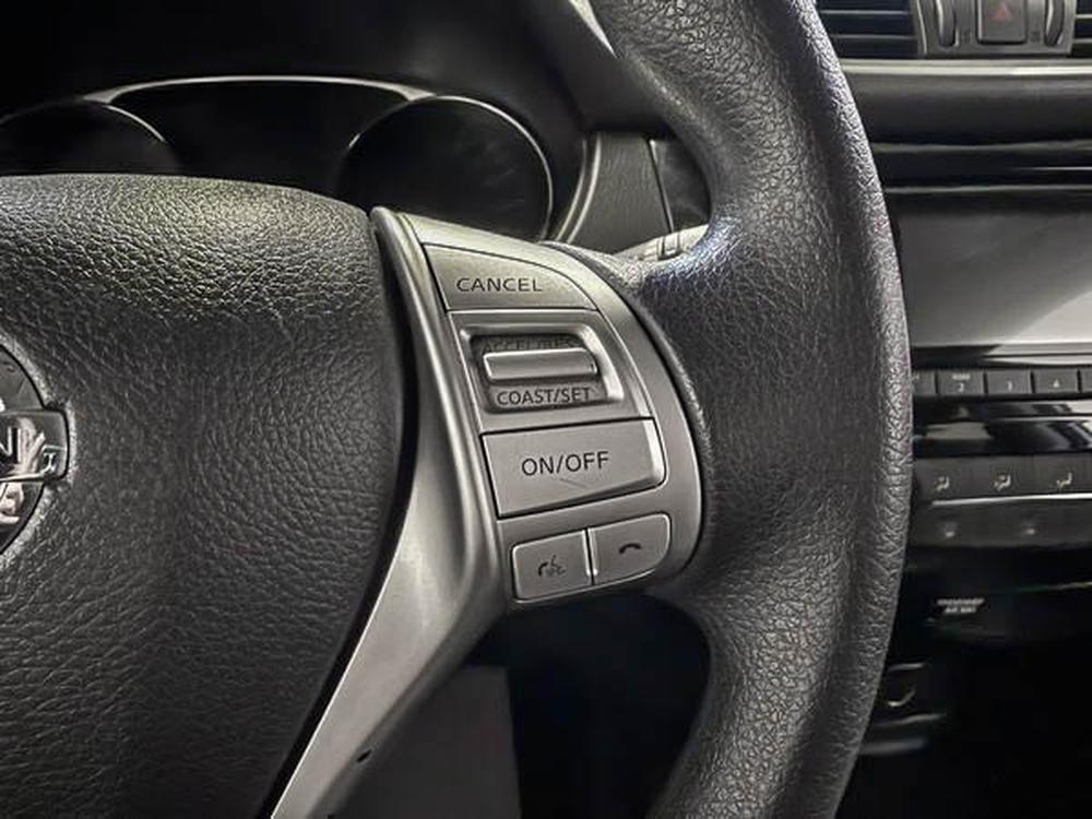 Nissan Rogue S 2016 d&rsquo;occasion à vendre - 21