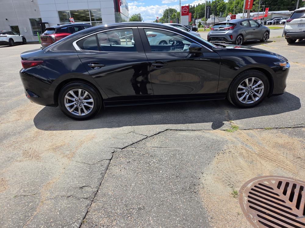 Mazda Mazda3 GX 2022 d&rsquo;occasion à vendre - 2