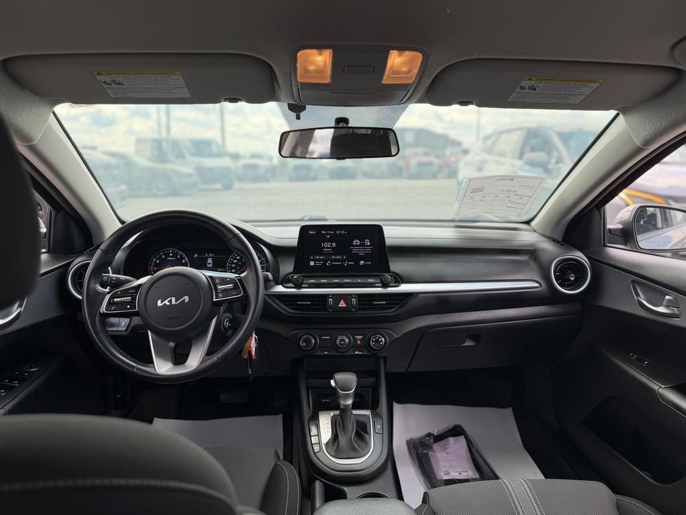 Kia Forte LX 2023 d&rsquo;occasion à vendre - 11