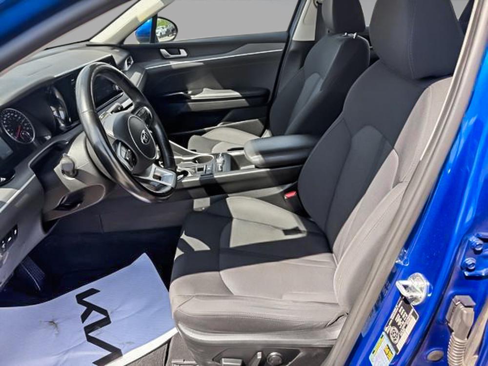 Kia K5 2021 Bleu usage à vendre Kia K5 2021 Bleu usage à vendre