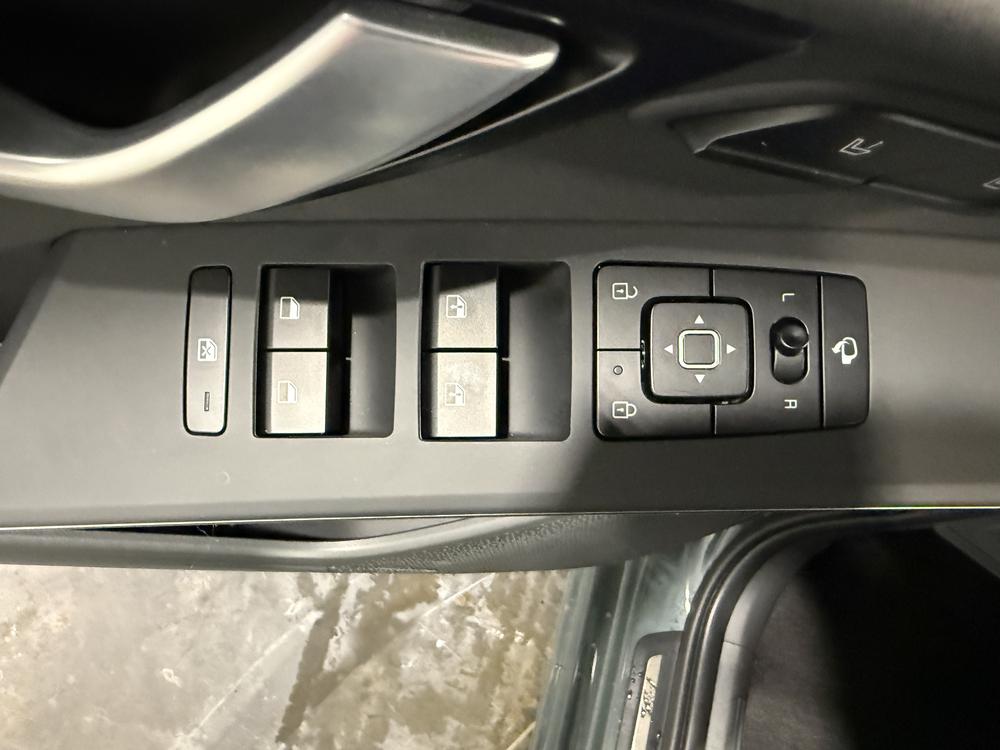 Kia Niro SX 2025 d&rsquo;occasion à vendre - 16