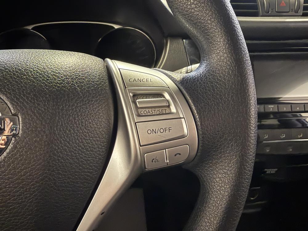 Nissan Rogue S 2016 d&rsquo;occasion à vendre - 21