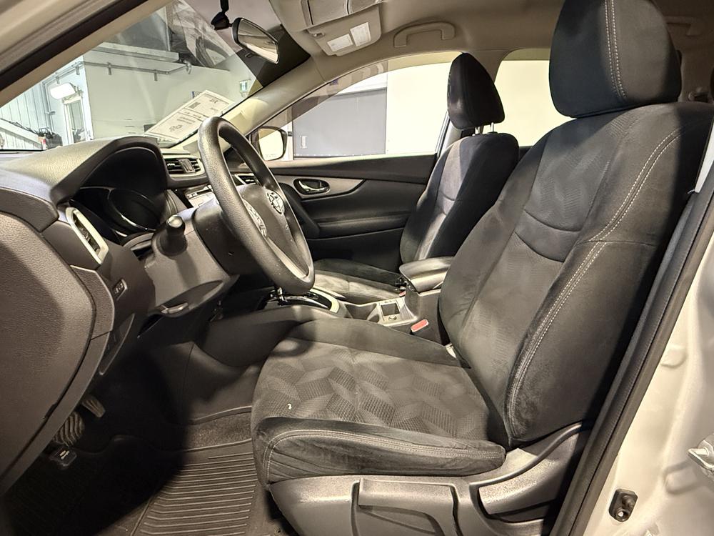 Nissan Rogue S 2016 d&rsquo;occasion à vendre - 17