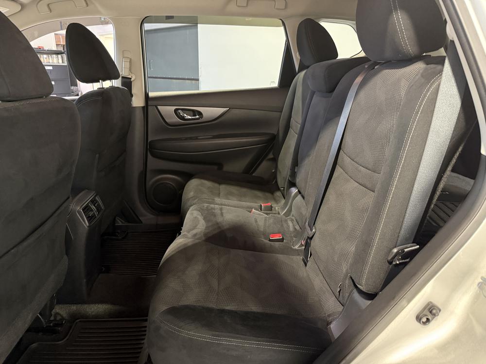Nissan Rogue S 2016 d&rsquo;occasion à vendre - 31
