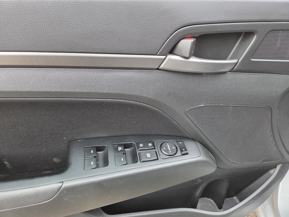 Hyundai Elantra GLS 2017 d&rsquo;occasion à vendre - 12