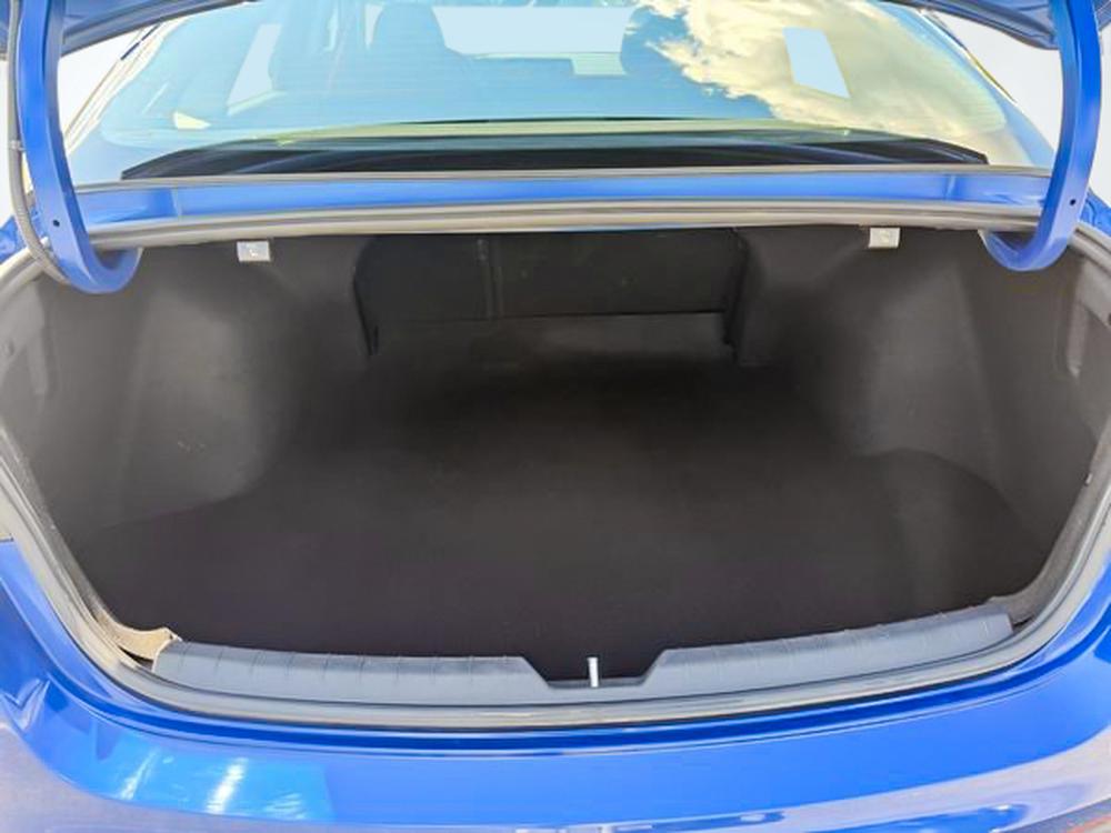 Kia K5 2021 Bleu usage à vendre Kia K5 2021 Bleu usage à vendre