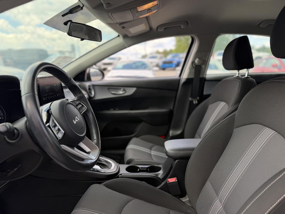 Kia Forte LX 2023 d&rsquo;occasion à vendre - 13
