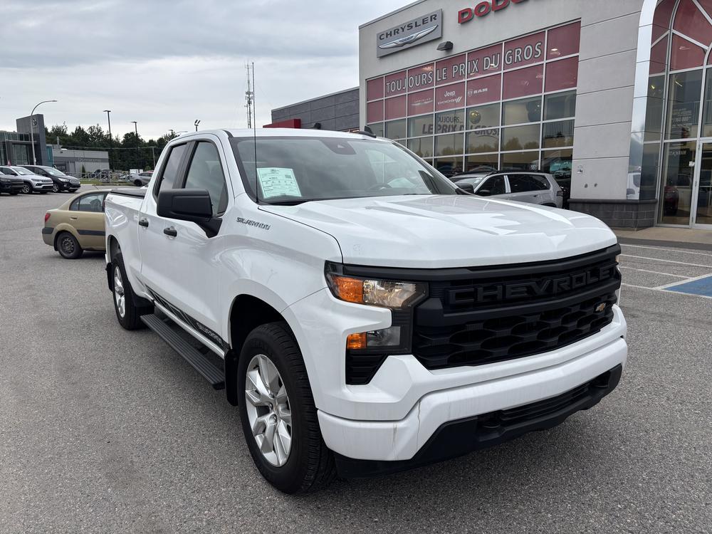 Chevrolet Silverado 1500 CUSTOM