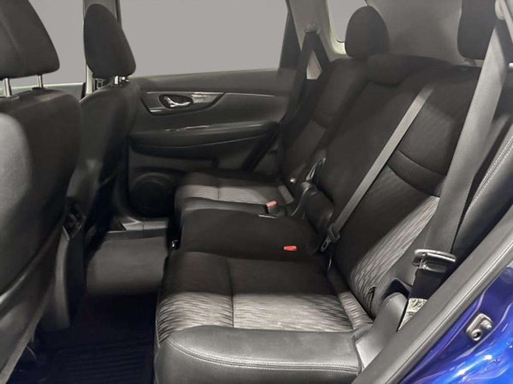 Nissan Rogue SV 2017 d&rsquo;occasion à vendre - 16