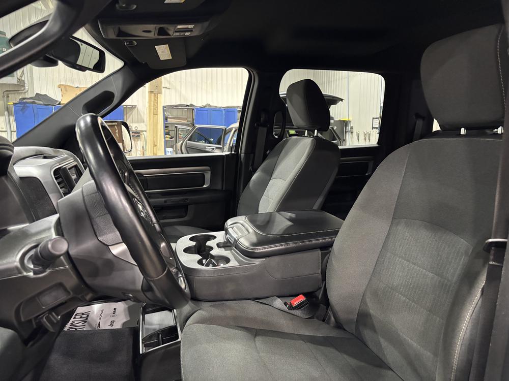 Ram 1500 Classic Warlock 6 cyl 2022 d&rsquo;occasion à vendre - 14