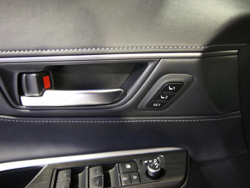 Toyota Venza XLE 2022 d&rsquo;occasion à vendre - 16