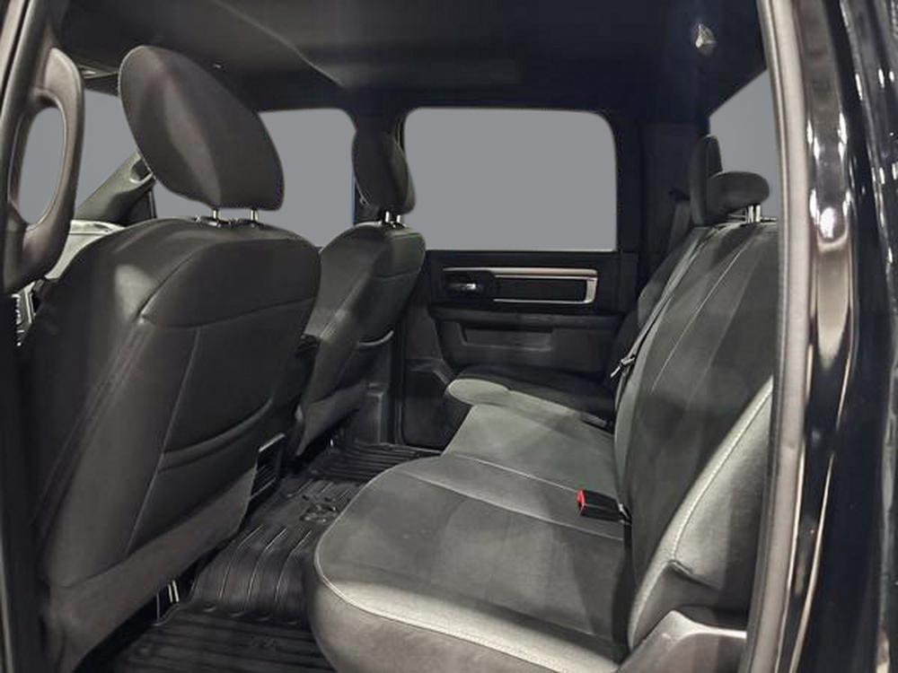 Ram 1500 Classic Warlock 6 cyl 2022 d&rsquo;occasion à vendre - 22