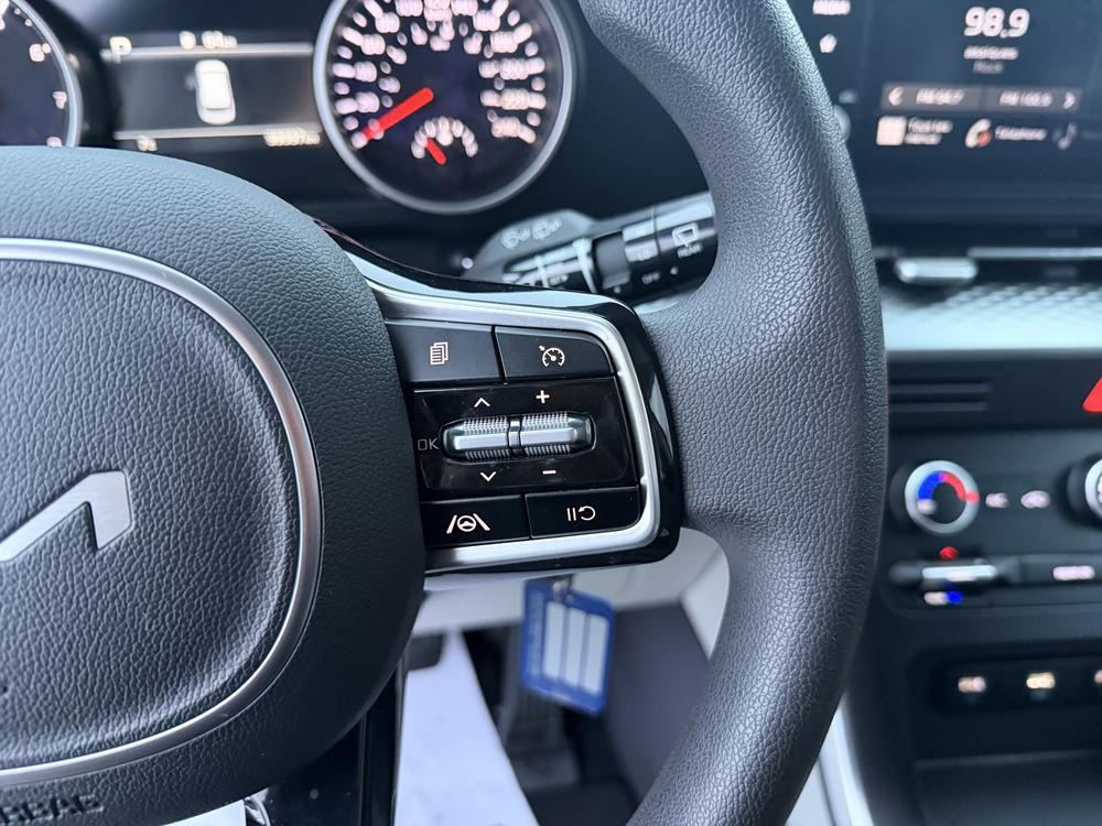 Kia Carnival LX 2022 d&rsquo;occasion à vendre - 19