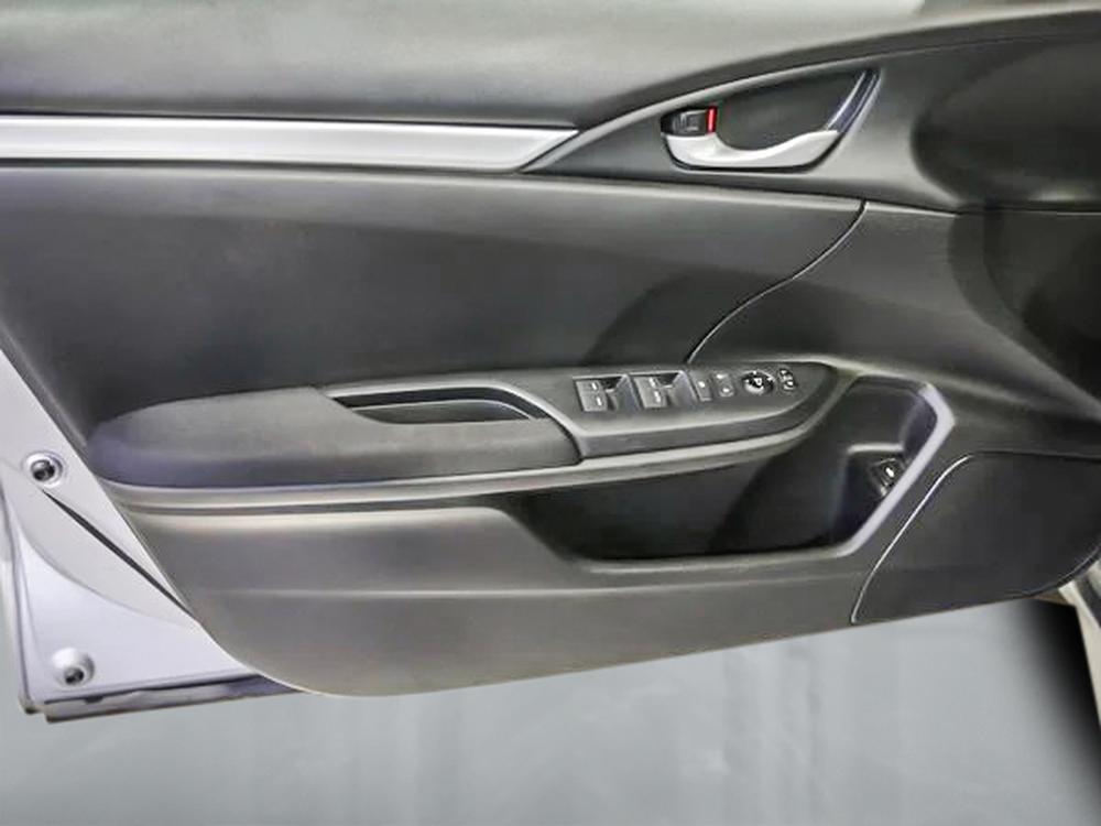 Honda Civic Sedan LX 2017 d&rsquo;occasion à vendre - 13