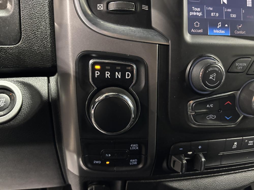 Ram 1500 Classic Warlock 6 cyl 2022 d&rsquo;occasion à vendre - 18