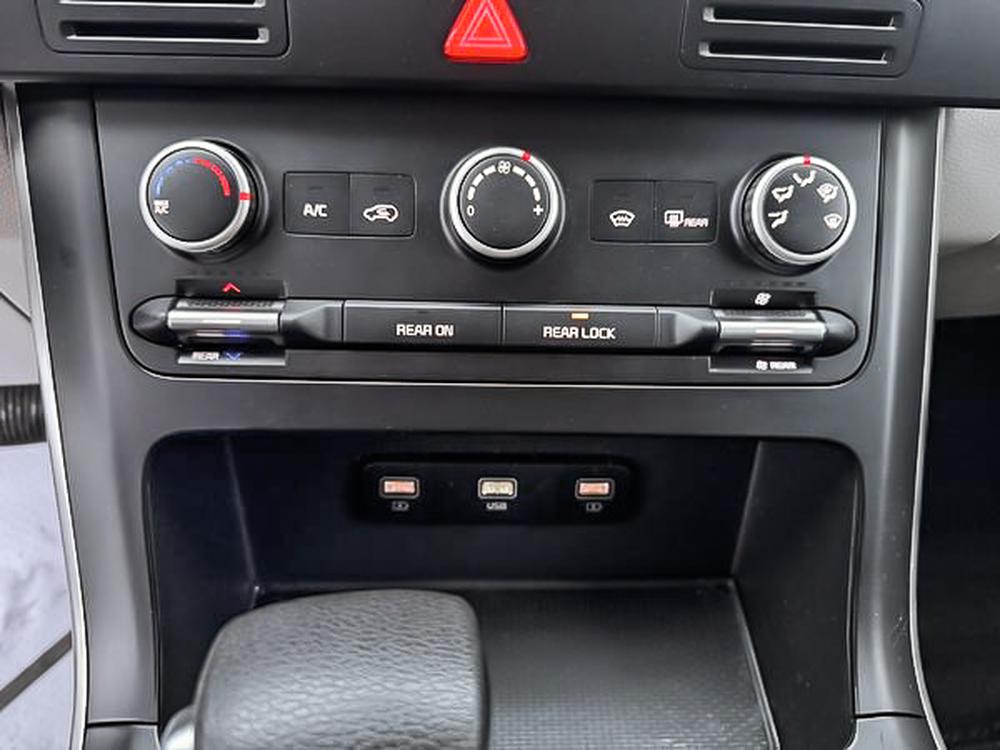 Kia Carnival LX 2022 d&rsquo;occasion à vendre - 27