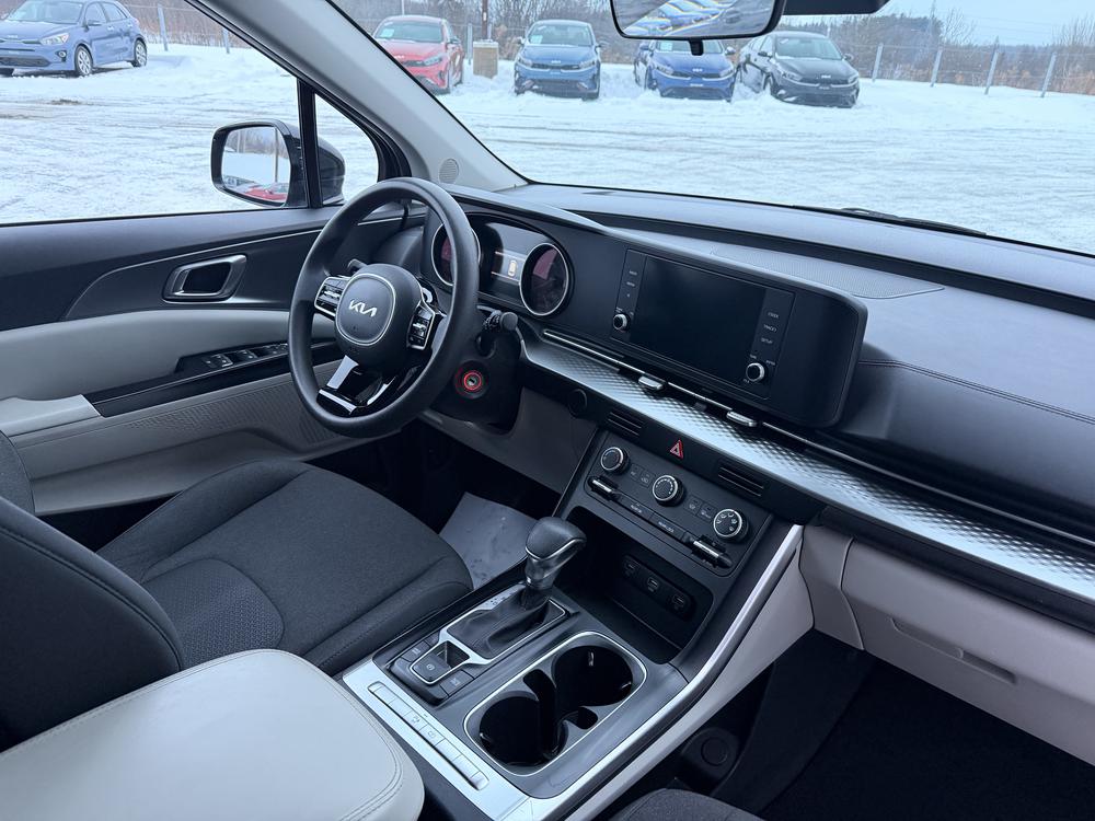 Kia Carnival LX 2022 d&rsquo;occasion à vendre - 11