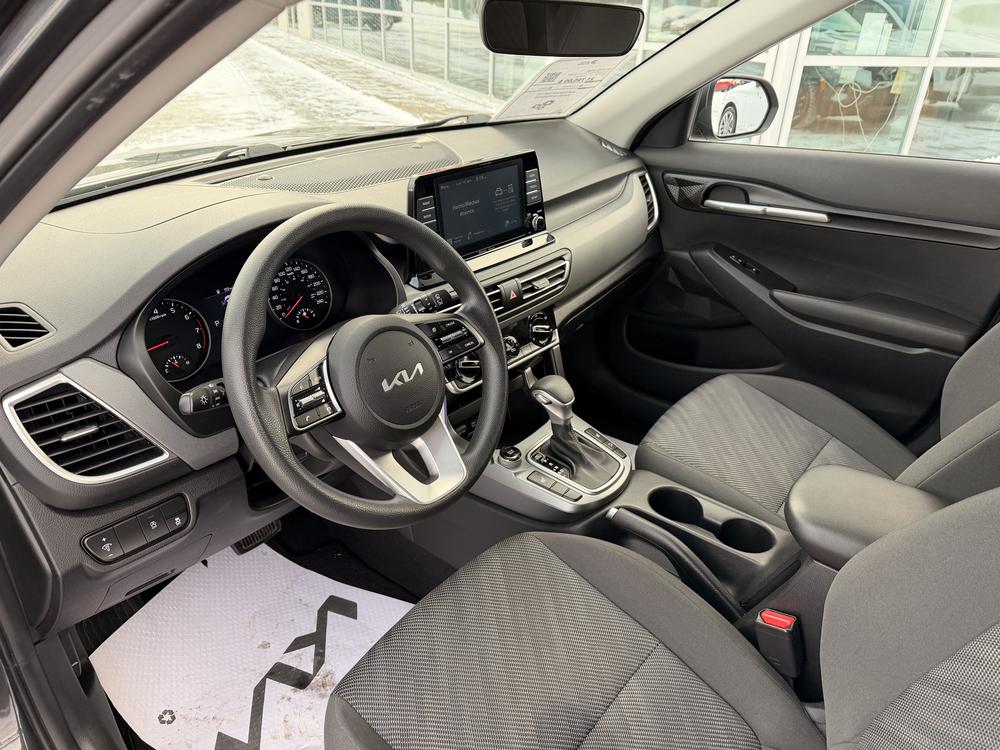 Kia Seltos LX FWD 2023 d&rsquo;occasion à vendre - 17