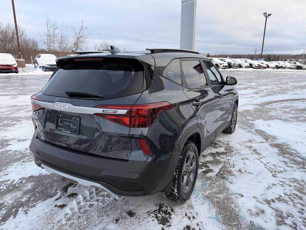 Kia Seltos LX FWD 2023 d&rsquo;occasion à vendre - 8