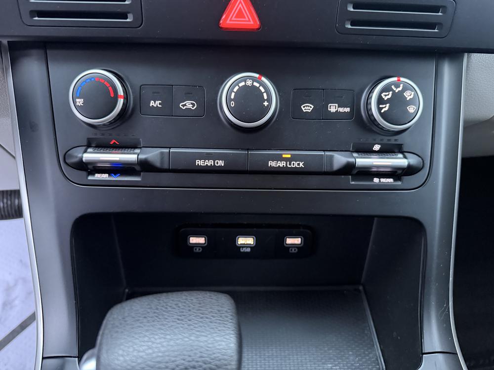 Kia Carnival LX 2022 d&rsquo;occasion à vendre - 27