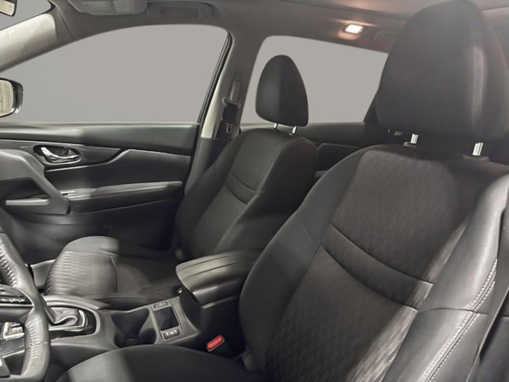 Nissan Rogue SV 2017 d&rsquo;occasion à vendre - 11