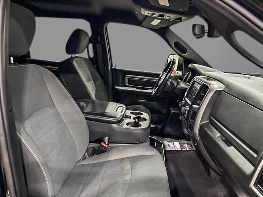 Ram 1500 Classic Warlock 6 cyl 2022 d&rsquo;occasion à vendre - 23