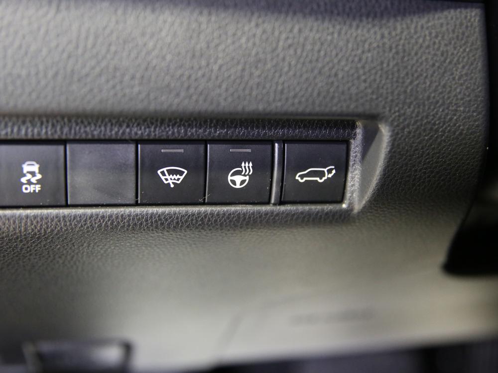 Toyota Venza XLE 2022 d&rsquo;occasion à vendre - 24