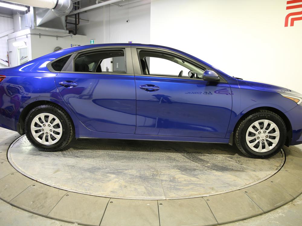 Kia Forte LX 2022 d&rsquo;occasion à vendre - 2