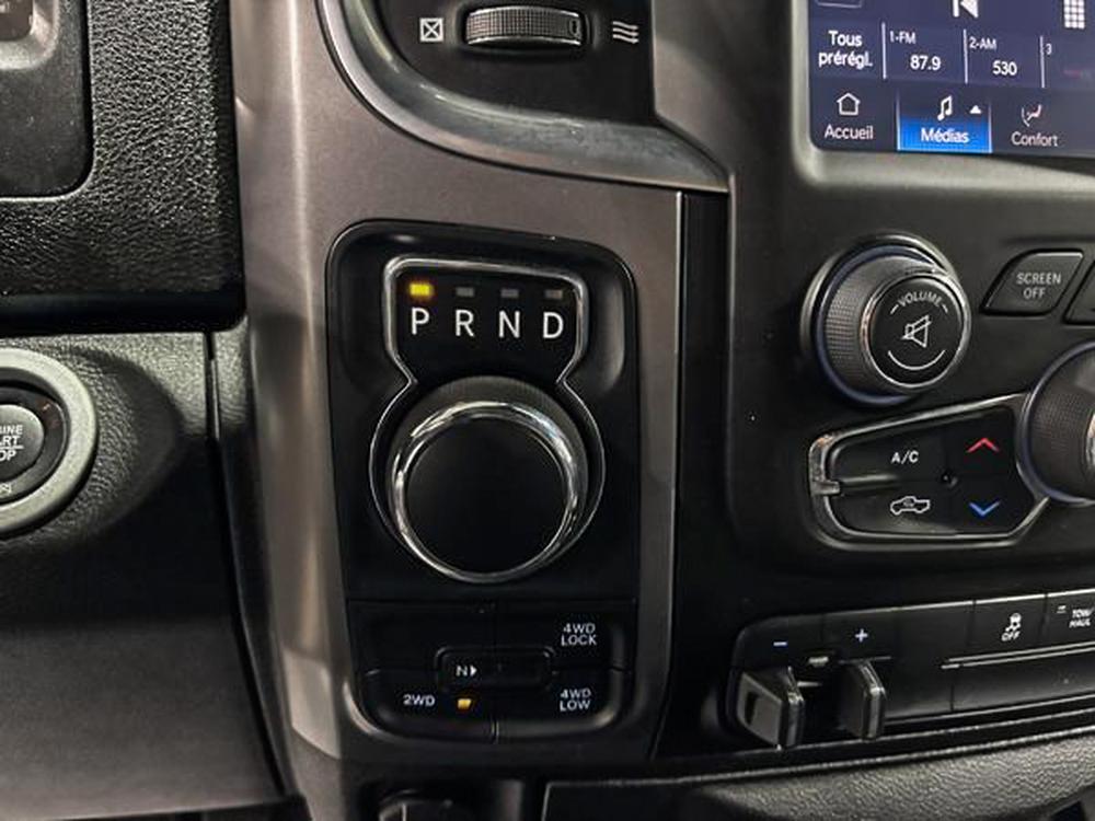 Ram 1500 Classic Warlock 6 cyl 2022 d&rsquo;occasion à vendre - 18