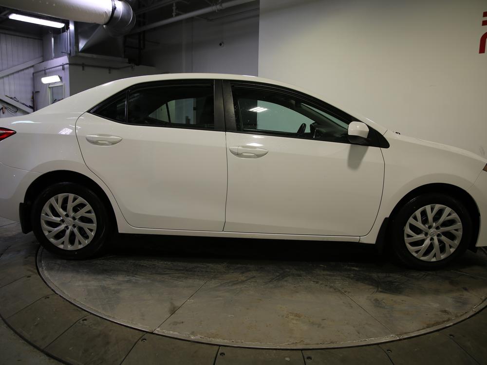 Toyota Corolla LE 2019 d&rsquo;occasion à vendre - 2