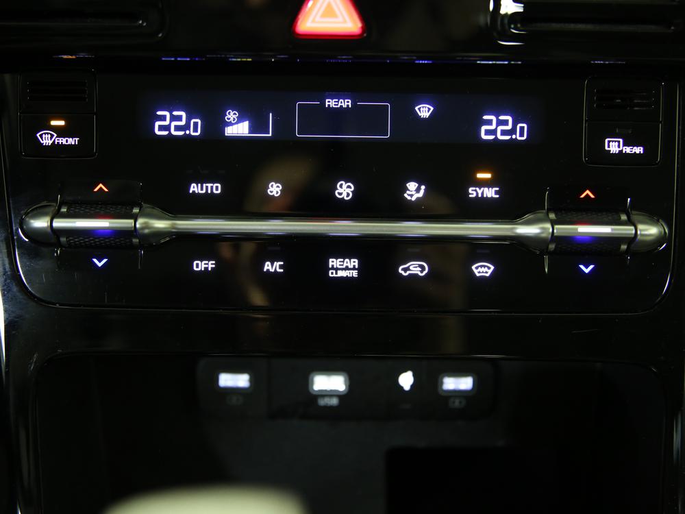 Kia Carnival LX+ 2024 d&rsquo;occasion à vendre - 24