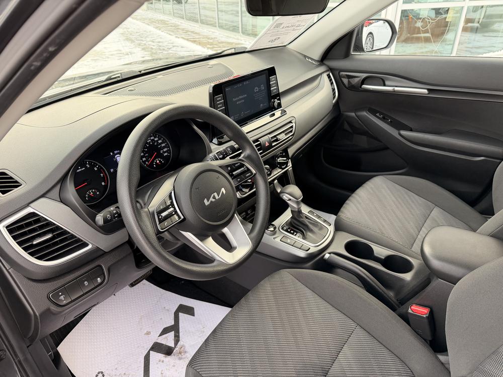 Kia Seltos LX FWD 2023 d&rsquo;occasion à vendre - 14