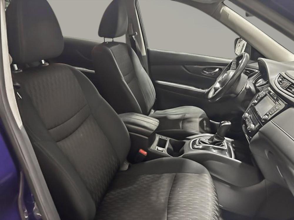 Nissan Rogue SV 2017 d&rsquo;occasion à vendre - 18