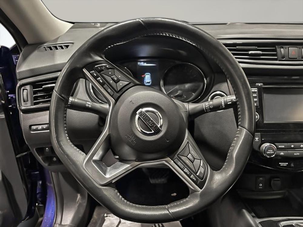 Nissan Rogue SV 2017 d&rsquo;occasion à vendre - 12