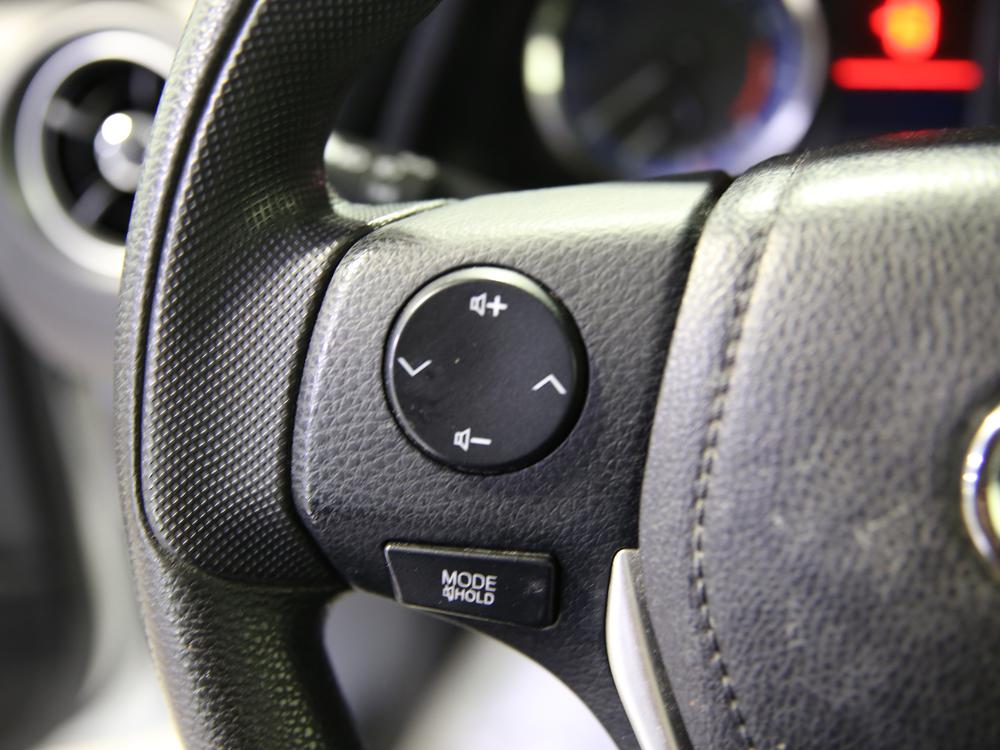 Toyota Corolla LE 2019 d&rsquo;occasion à vendre - 17