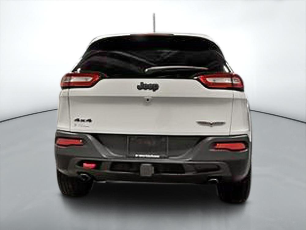 Jeep Cherokee 2016 Blanc usage à vendre Jeep Cherokee 2016 Blanc usage à vendre