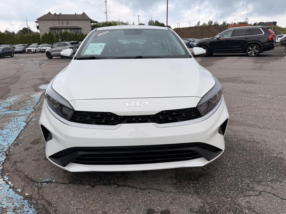 Kia Forte LX 2024 d&rsquo;occasion à vendre - 2