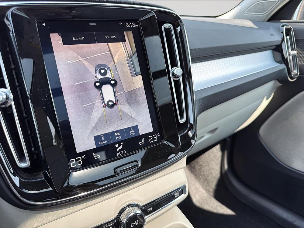 Volvo XC40 MOMENTUM AWD// PLUS PACKAGE 2019 d&rsquo;occasion à vendre - 21
