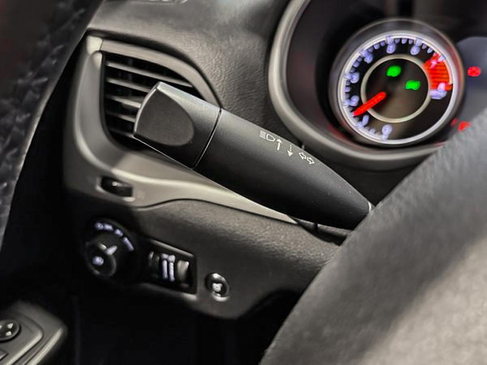 Jeep Cherokee 2016 Blanc usage à vendre Jeep Cherokee 2016 Blanc usage à vendre