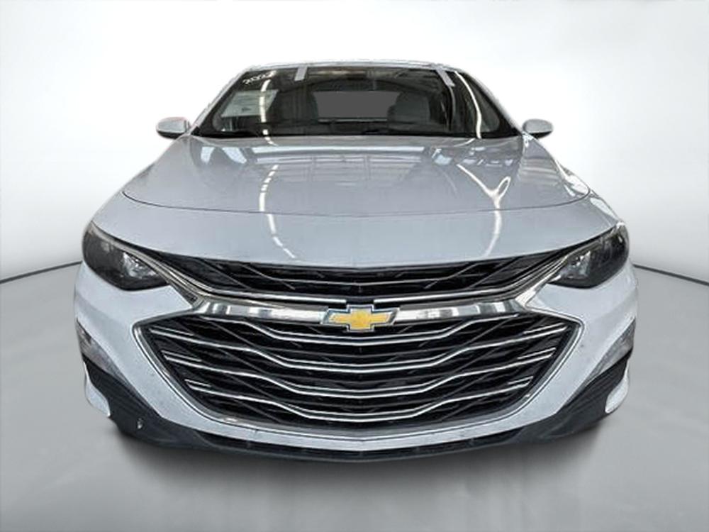 Chevrolet Malibu LT 2022 — photo 2