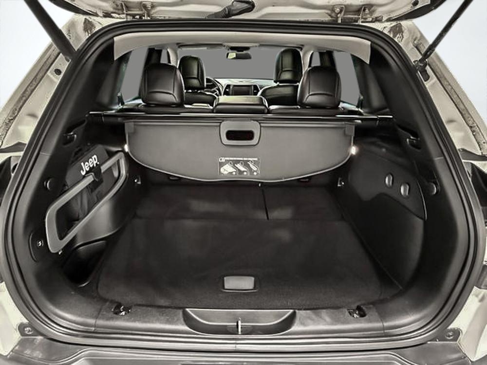 Jeep Cherokee 2016 Blanc usage à vendre Jeep Cherokee 2016 Blanc usage à vendre