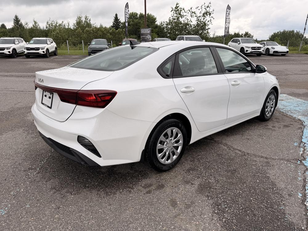 Kia Forte LX 2024 d&rsquo;occasion à vendre - 9
