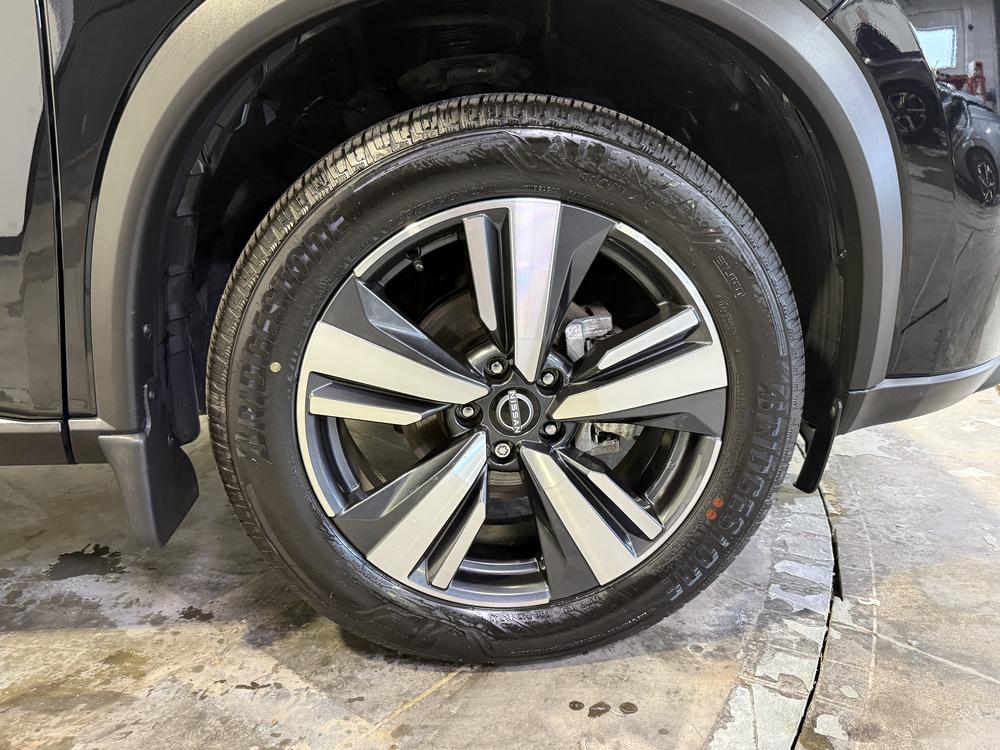 Nissan Rogue SV Premium 2025 d&rsquo;occasion à vendre - 13