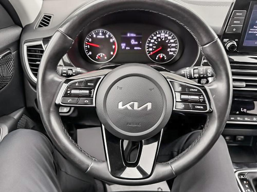 Kia Seltos EX FWD 2023 d&rsquo;occasion à vendre - 21